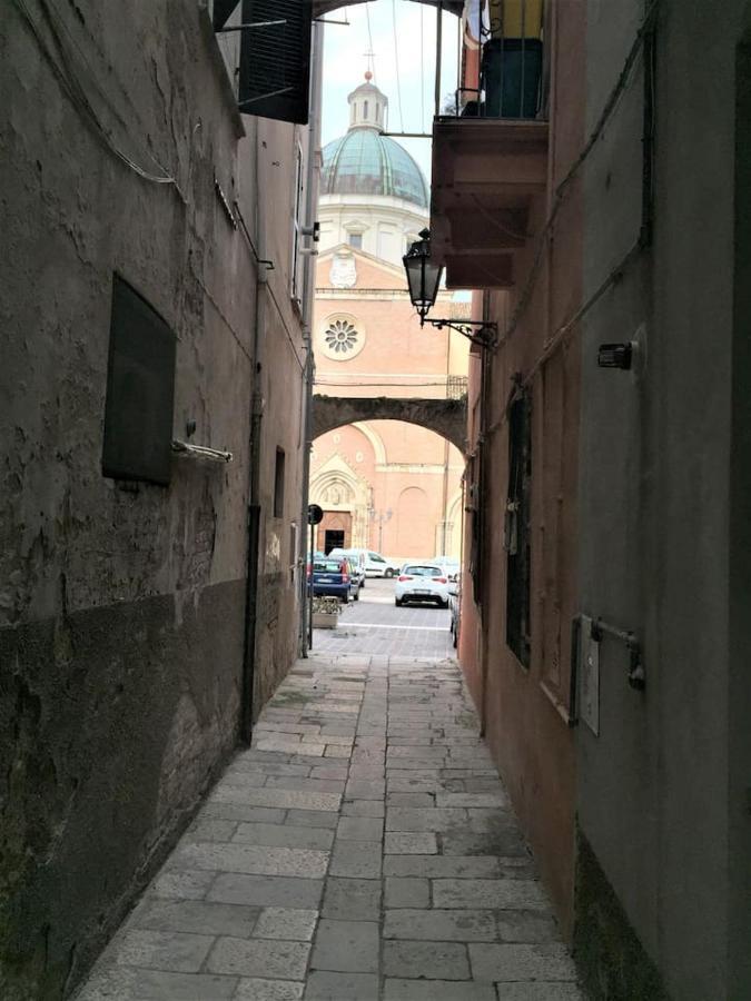 Appartamento In Centro Storico Ortona Buitenkant foto